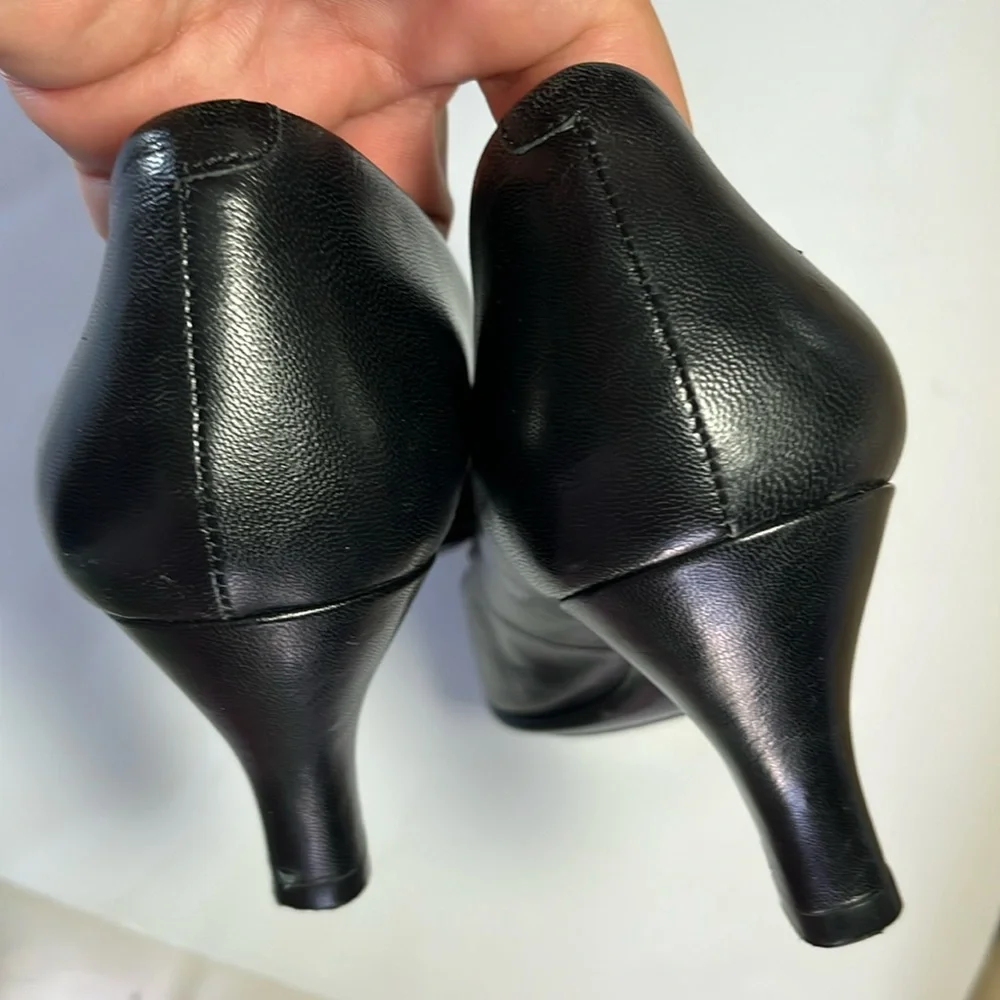 Sofft Samy woman’s black leather pump kitten wrapped heel arch support sz8 - Picture 6 of 14